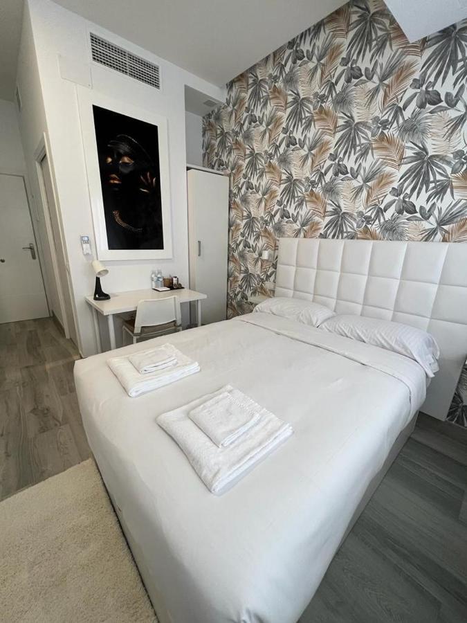 Hotel Ch Tanez Carolina A à Madrid Extérieur photo